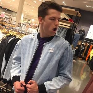 Meet your Posher, Kyle